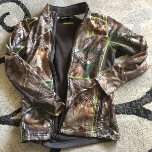 Under armor camouflage zip up jacket